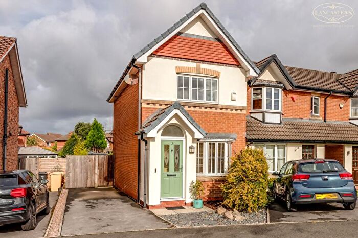 2 Bedroom Mews For Sale In Glenbeck Close, Horwich, Bolton, BL6