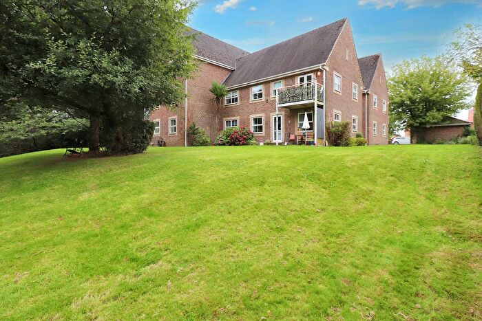 2 Bedroom Flat To Rent In Allington Lane, Fair Oak, Eastleigh, SO50