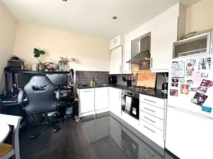 1 Bedroom Flat To Rent In Arthur Road, Flat, Wimbledon Park, SW19