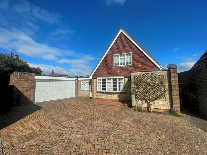 3 Bedroom Chalet To Rent In Hangleton Grange, Ferring, Worthing, BN12