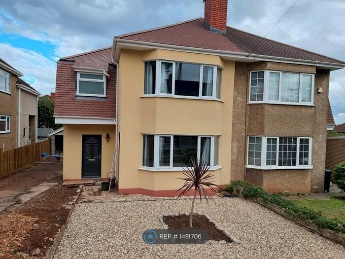 3 Bedroom Semi-Detached House To Rent In Southwood Drive, Bristol, BS9