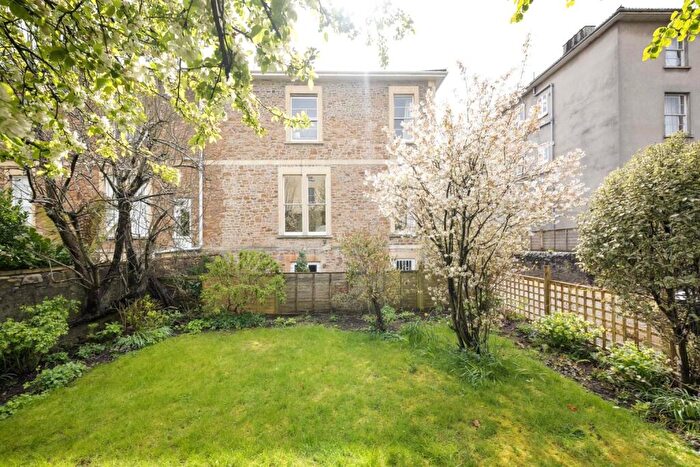 2 Bedroom Apartment For Sale In Westfield Park, Redland, Bristol, BS6