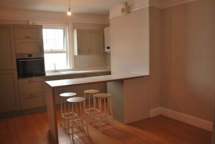 1 Bedroom Flat To Rent In Rolle Street, Exmouth, EX8