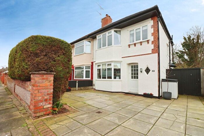 3 Bedroom Semi-Detached House For Sale In Heather Dene, Bromborough, CH62