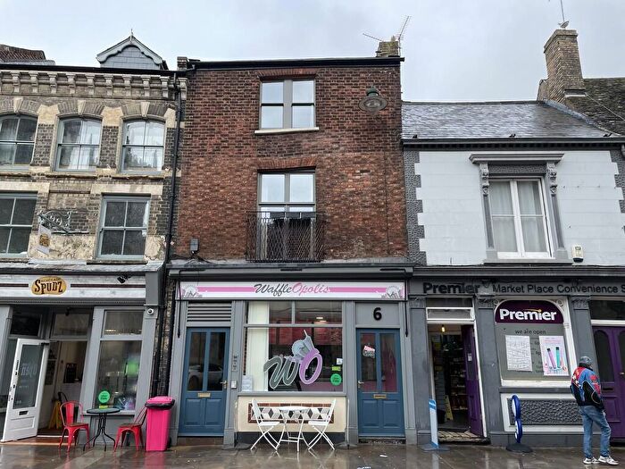 2 Bedroom Town House To Rent In Saturday Market Place, King's Lynn, PE30