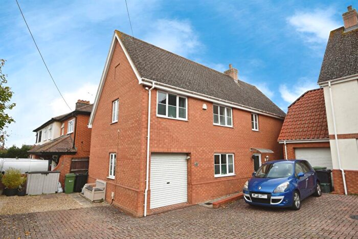 4 Bedroom Detached House For Sale In Valley Road, Braintree, CM7