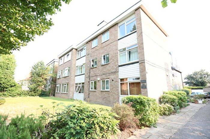 1 Bedroom Apartment To Rent In Hedgemoor Court, Highams Park, E4