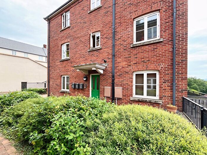 2 Bedroom Flat For Sale In Meadow Bank, Llandarcy, Neath, SA10