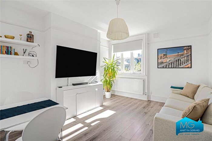 2 Bedroom Apartment To Rent In Glebe Road, Crouch End, London, N8