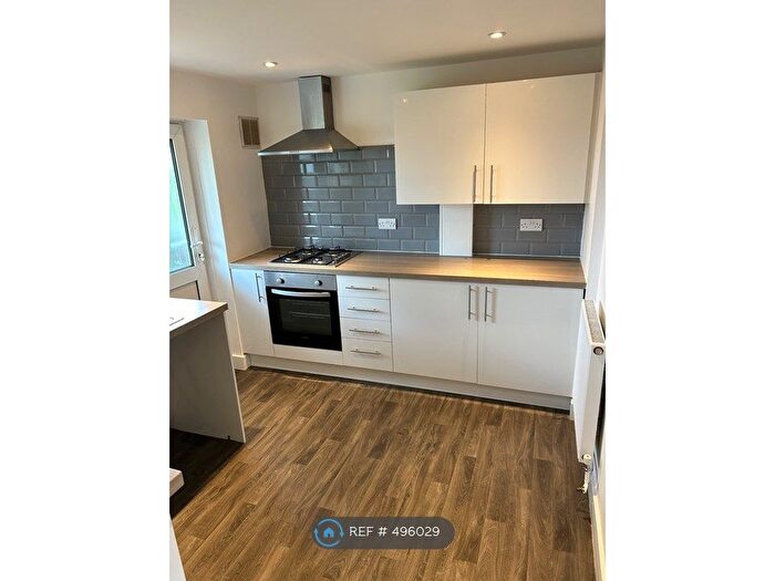 2 Bedroom Flat To Rent In Beevers Road, Rotherham, S61