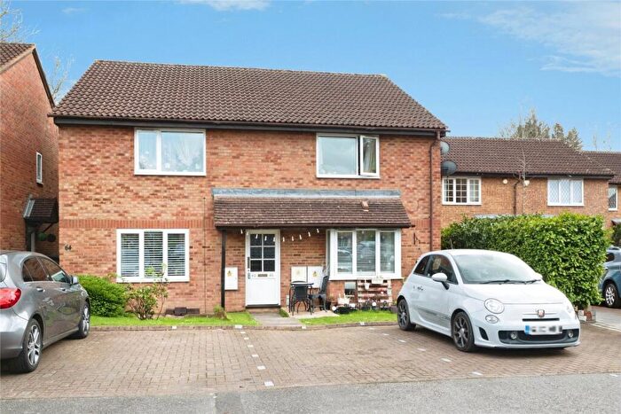 1 Bedroom Maisonette For Sale In Moor Pond Close, Bicester, Oxfordshire, OX26