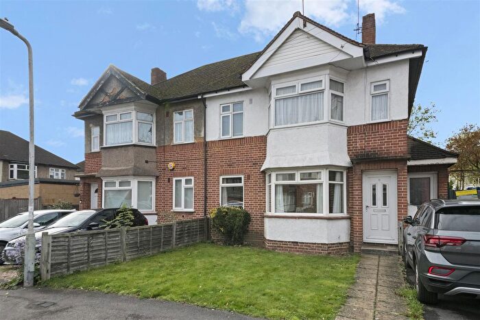 2 Bedroom Maisonette For Sale In Stratford Road, Hayes, UB4
