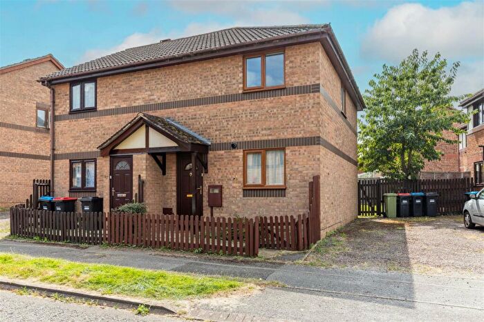 3 Bedroom End Of Terrace House To Rent In Stafford Grove, Shenley Church End, MK5