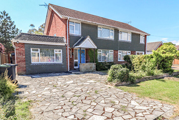 4 Bedroom Semi-Detached House For Sale In Burwood Grove, Hayling Island, PO11