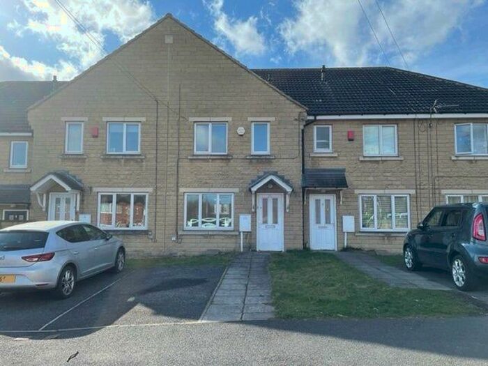 3 Bedroom Semi-Detached House To Rent In Aspen Gardens, Worsbrough, Barnsley, South Yorkshire, S70