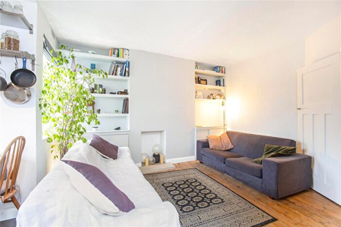 2 Bedroom Apartment To Rent In Heneage Street, Shoreditch, London, E1