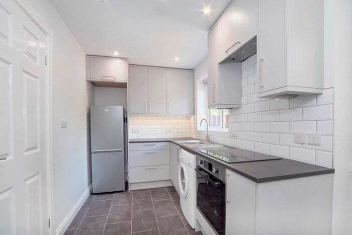 1 Bedroom Semi-Detached House To Rent In Montrose Avenue, York, YO31