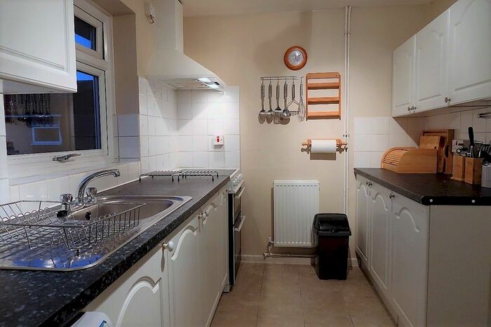 1 Bedroom Flat To Rent In Richens Drive, Oxfordshire, OX18