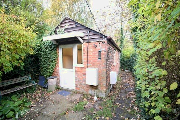 Studio To Rent In High Street, Staplehurst, Tonbridge, TN12