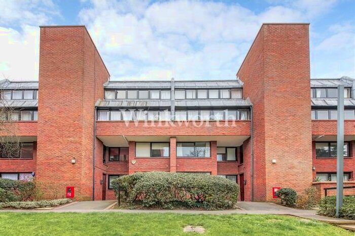 2 Bedroom Flat To Rent In Chandos Way, London, NW11