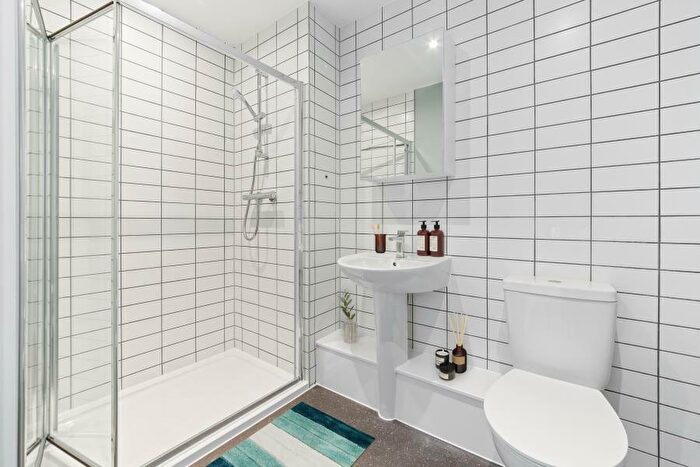 1 Bedroom Flat To Rent In Woking, Surrey, GU22
