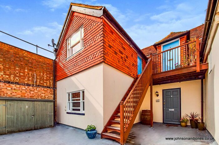 1 Bedroom Flat To Rent In Beomonds Row, Chertsey, KT16