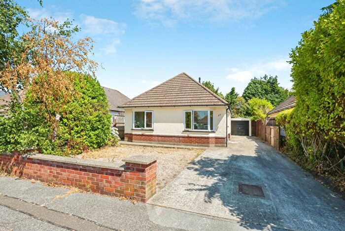2 Bedroom Bungalow For Sale In Julyan Avenue, Poole, Dorset, BH12
