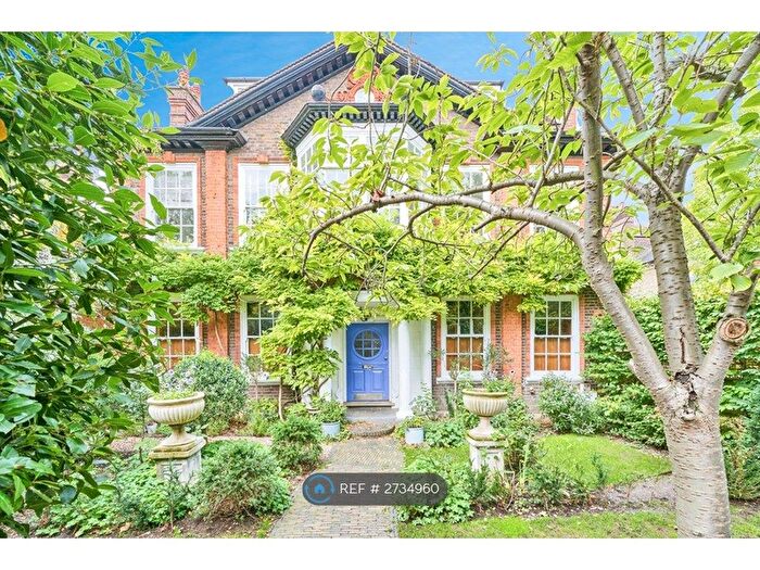 2 Bedroom Flat To Rent In Chartfield Avenue, London, SW15