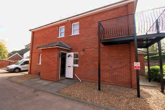 2 Bedroom Flat To Rent In St Elmo Court, London Road, Hitchin, SG4