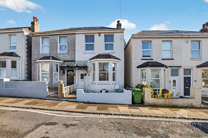 3 Bedroom Semi Detached House For Sale In Cedarcroft Road, Beacon Park, Plymouth, PL2