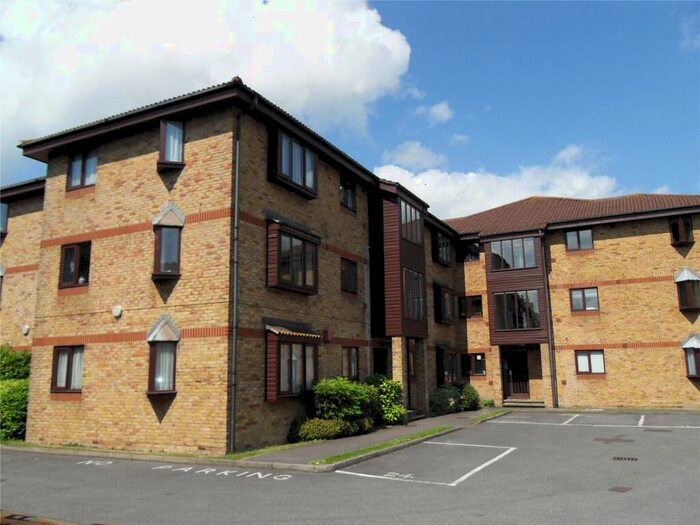 1 Bedroom Apartment To Rent In St. Georges Close, Horley, Surrey, RH6
