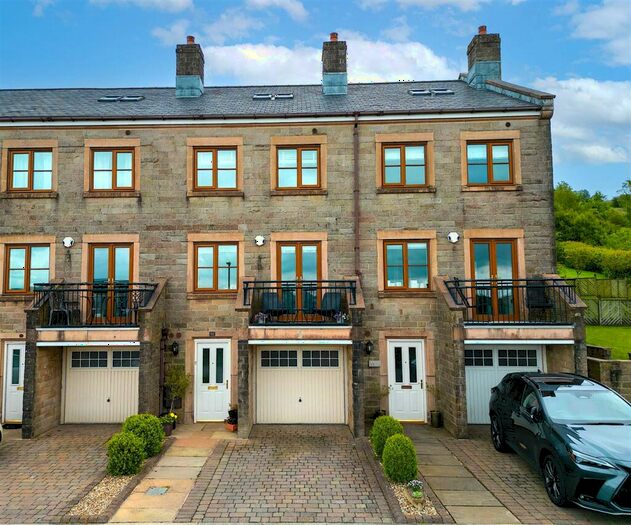 3 Bedroom Town House For Sale In Lodge Mill Lane, Ramsbottom, Bury, BL0