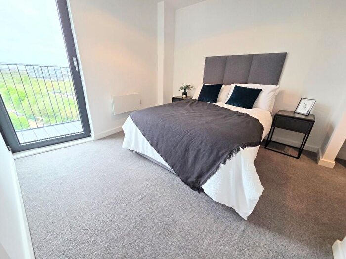 2 Bedroom Apartment To Rent In Vox, M15
