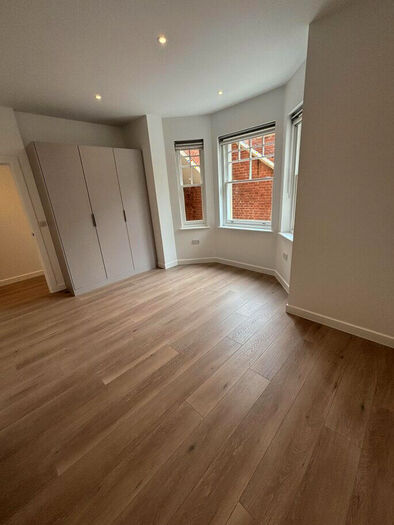 2 Bedroom Terraced House To Rent In Archway Road, London, N6