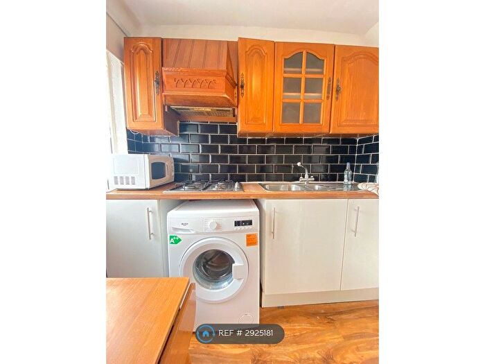 1 Bedroom Flat To Rent In Hounslow, Hounslow, TW3