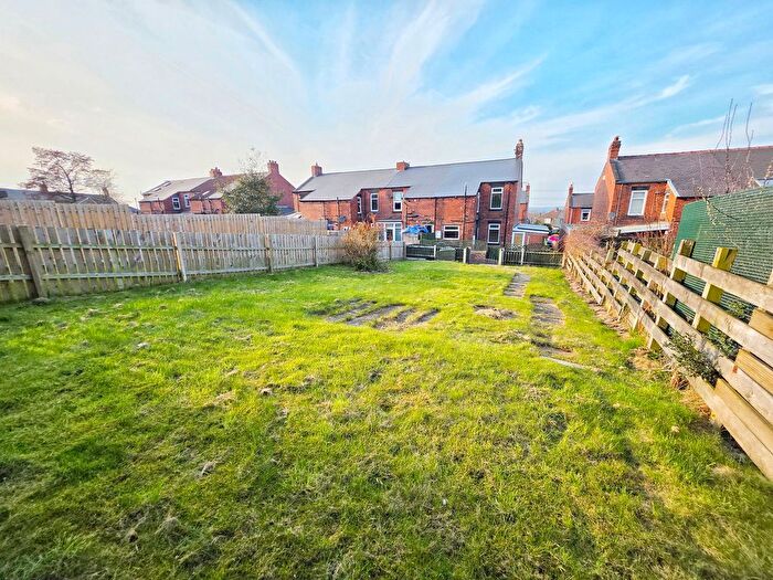 3 Bedroom End Of Terrace House For Sale In Nicholson Avenue, Barugh Green, Barnsley, S75