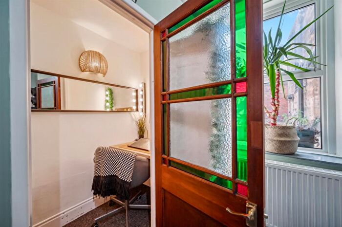 2 Bedroom Commercial Property For Sale In Bank Road, Matlock, DE4