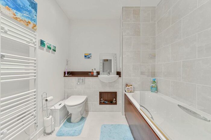 1 Bedroom Flat For Sale In Connersville Way, Purley Way, Croydon, CR0
