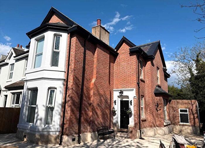 5 Bedroom Semi Detached House For Sale In Old Chester Road, Wirral, CH42