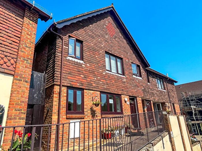 2 Bedroom Property For Sale In St Martins Way, Battle, TN33