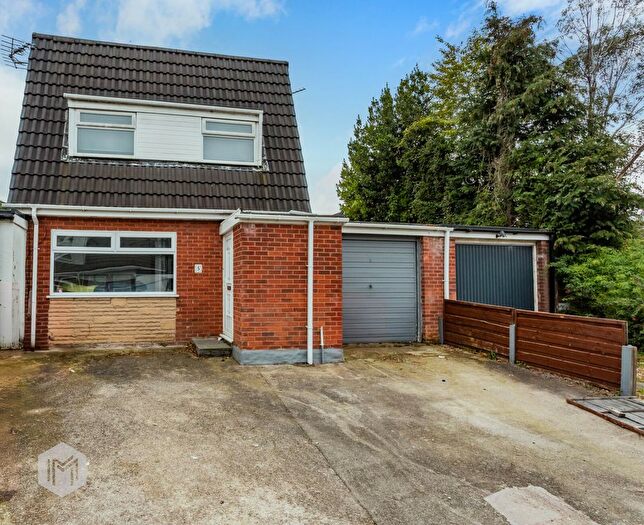 4 Bedroom Link Detached House For Sale In Dalebrook Close, Little Lever, Bolton, Greater Manchester, BL3