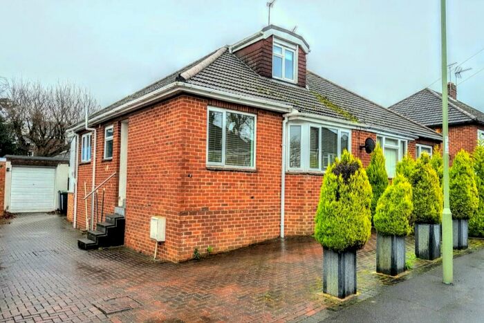 3 Bedroom Bungalow To Rent In Linda Grove, Waterlooville, Hampshire, PO8