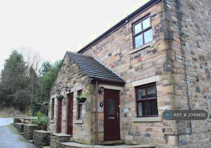1 Bedroom Flat To Rent In Chunal Lane, Glossop, SK13