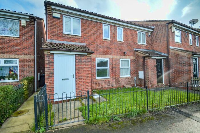 2 Bedroom Semi-Detached House To Rent In Hampstead Court, Hull, HU3
