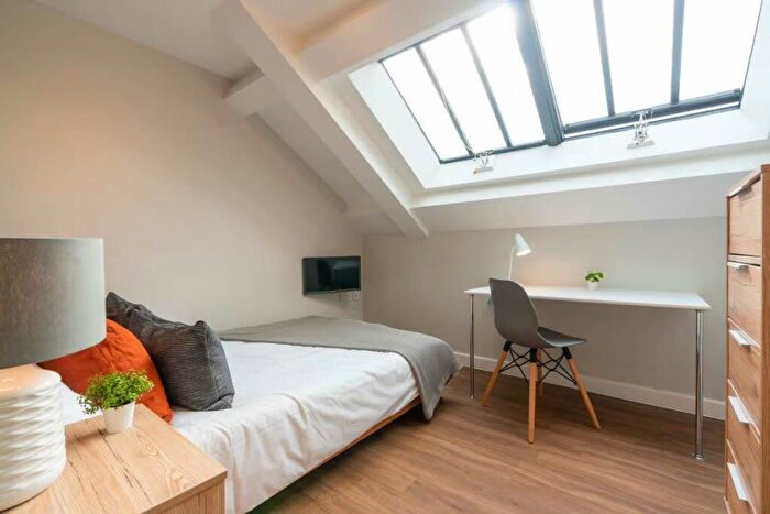 6 Bedroom House To Rent In Jesmond Road, Newcastle Upon Tyne, NE2