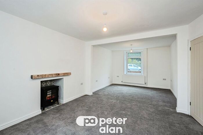 3 Bedroom End Of Terrace House For Sale In Railway Terrace, Resolven, Neath, SA11