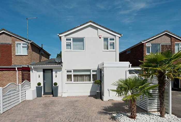 4 Bedroom Detached House For Sale In Glebelands, Claygate, Esher, Surrey, KT10