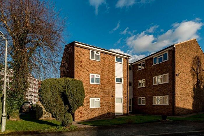 2 Bedroom Flat To Rent In Winston House, High Wycombe, HP11