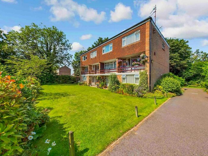 2 Bedroom Maisonette To Rent In Mulberry Close, Horsham, RH12