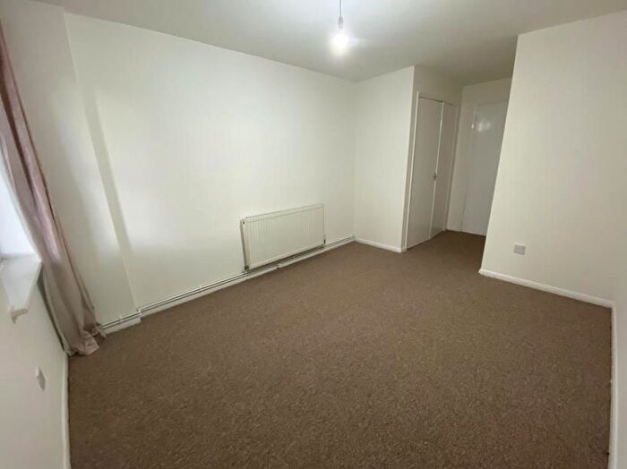 1 Bedroom Flat To Rent In Market Place, Romford, RM4